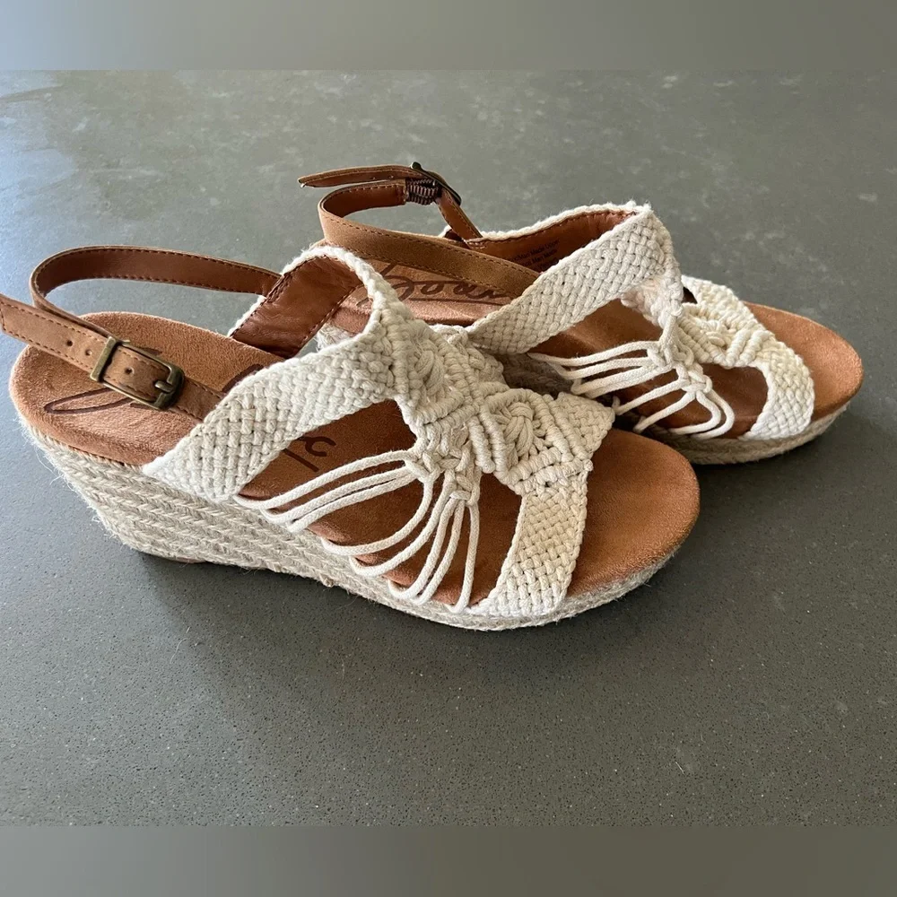Zodiac comfortable cream